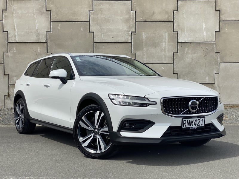 2023 Volvo V60 Cross Country B5 Awd Ultimate 2.0P64771662340738110