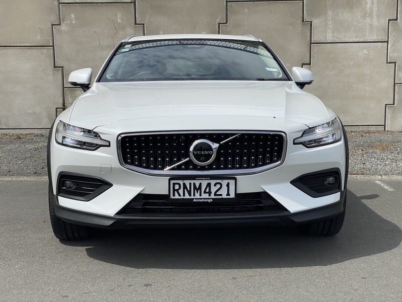 2023 Volvo V60 Cross Country B5 Awd Ultimate 2.0P64771662340738111