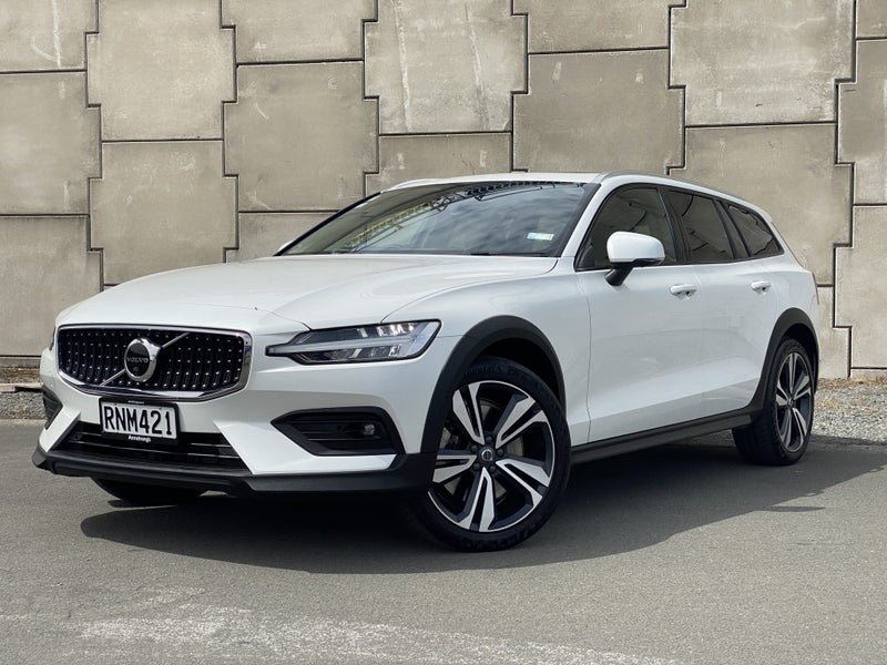 2023 Volvo V60 Cross Country B5 Awd Ultimate 2.0P64771662340738112