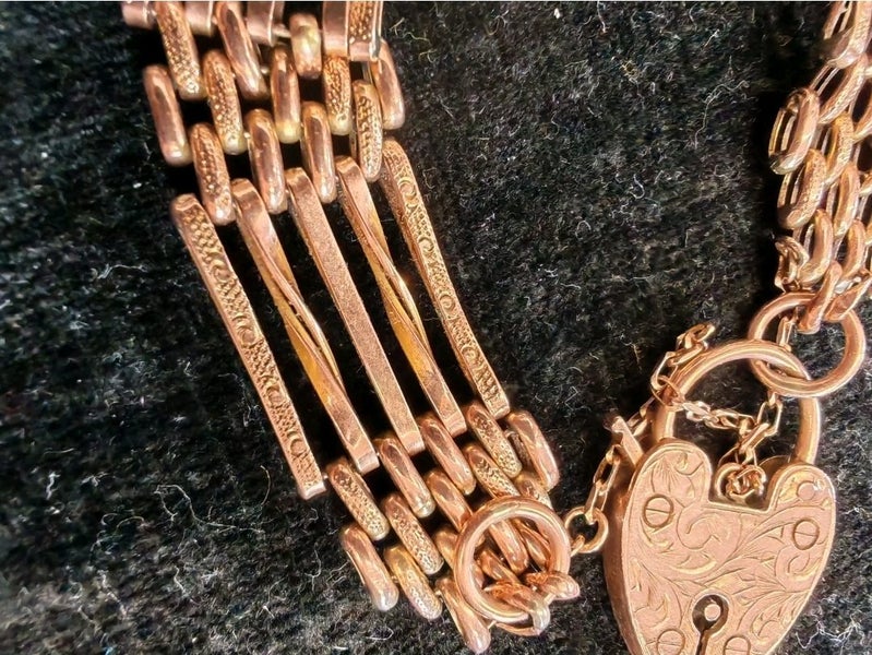 Rare and Beautiful Victorian Rose Gold 5 Gate Bracelet 15.4g Carousel 1