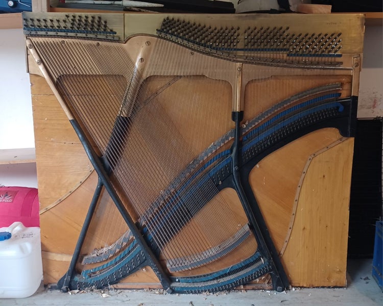 Inner piano workings Carousel 1