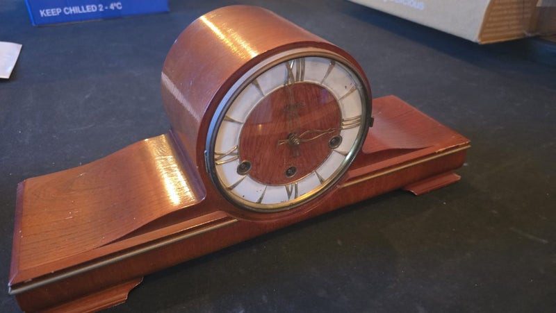 Antique mantle clock. Minuette Carousel 1