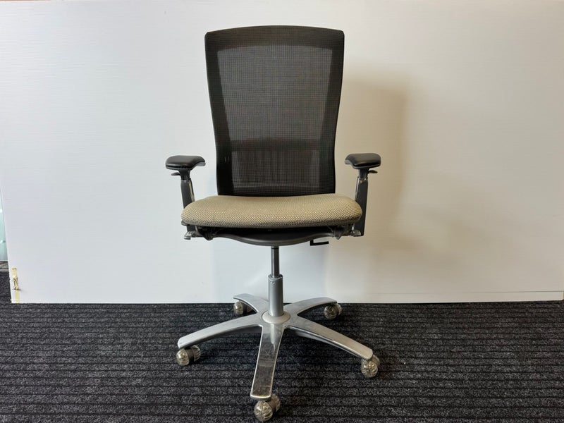 Formway Life Chair x 1 / Save $900 Carousel 6