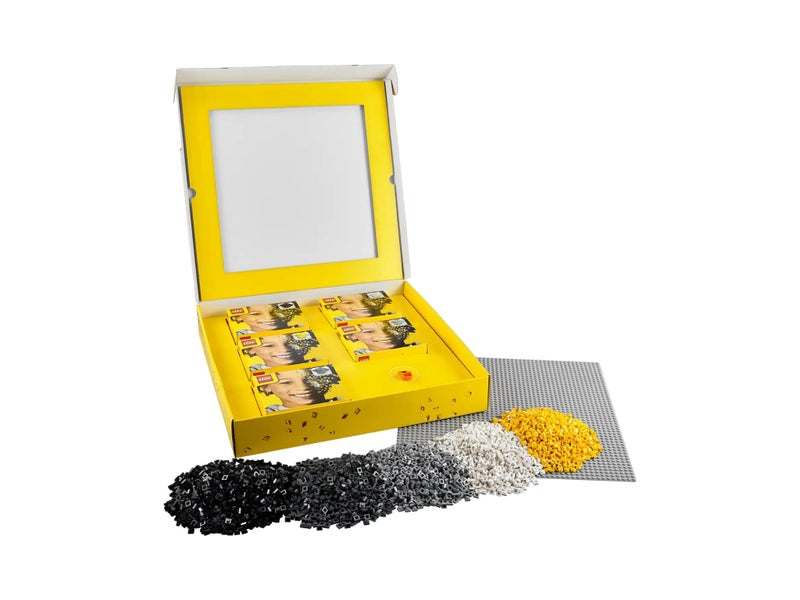 Lego self portrait64774017944193113