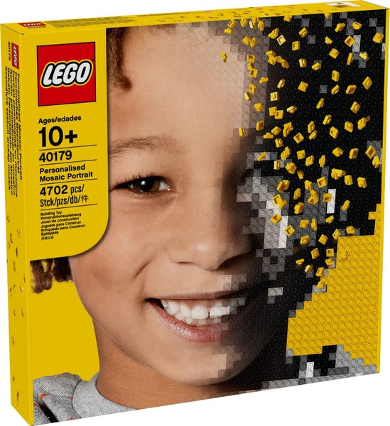Lego self portrait64774017944193110