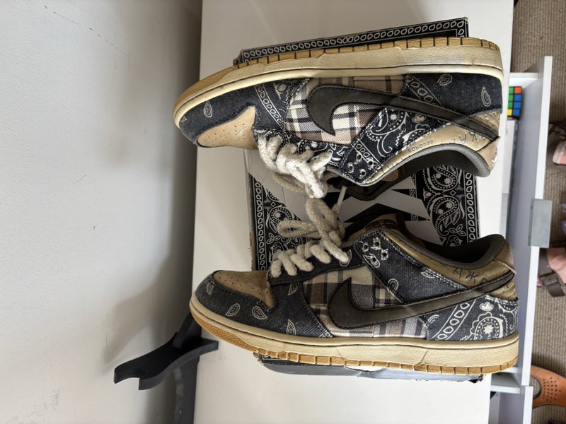 Nike Dunk SB Travis Scott’s with Special Box Carousel 1