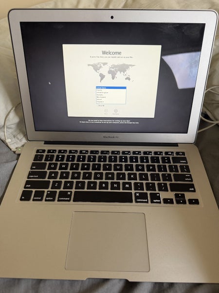 Apple MacBook Air Carousel 1