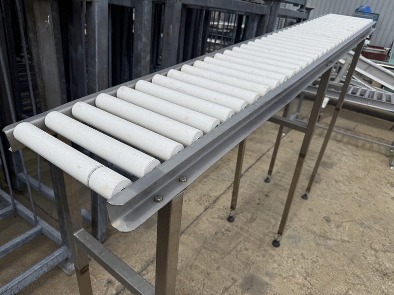 Roller Conveyor 2.7m Long, Stainless Frame Carousel 1