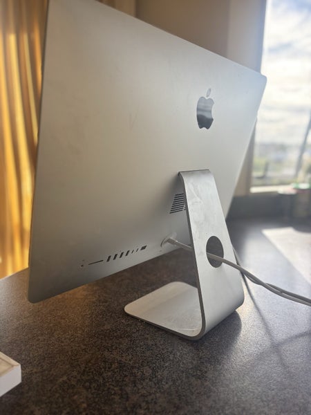 Apple iMac 21.5” (2017) – Intel i5 – Ventura Carousel 2