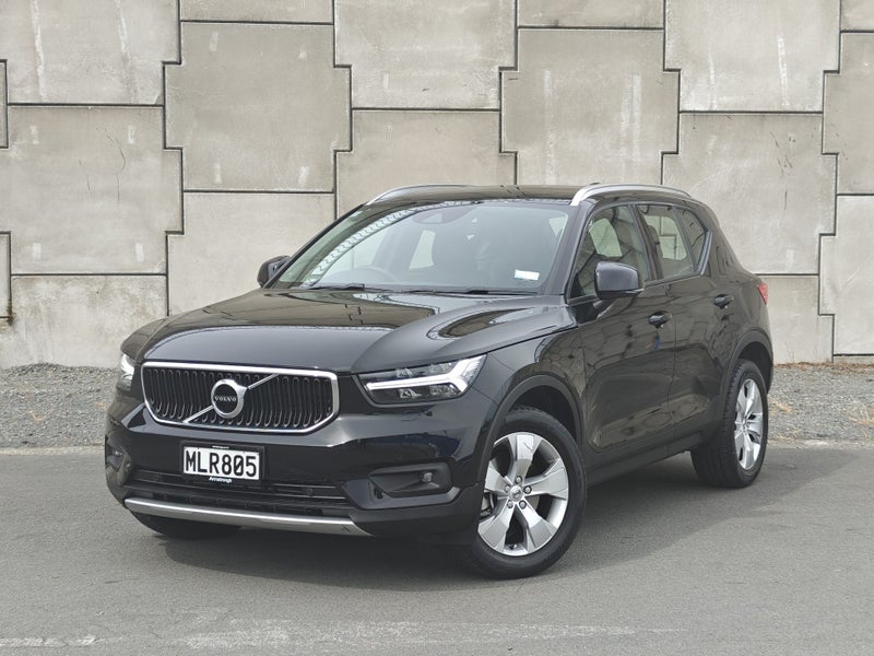 2019 Volvo XC40 T4 Momentum64779382999425112