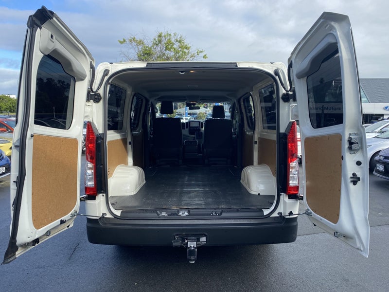 2024 Toyota Hiace ZR 2.8DT 6AT RWD GVN/6D/2S (H...64779483965313114