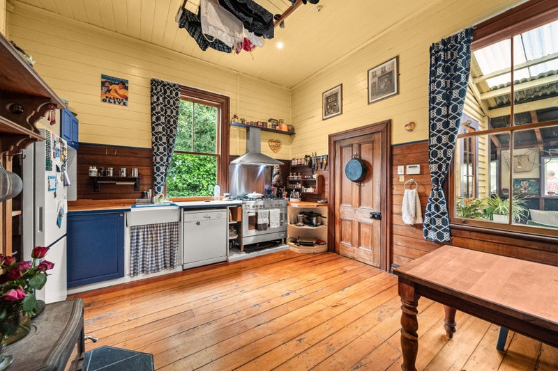 A Charming Family Haven!!! BEO $499,50064779887843585113