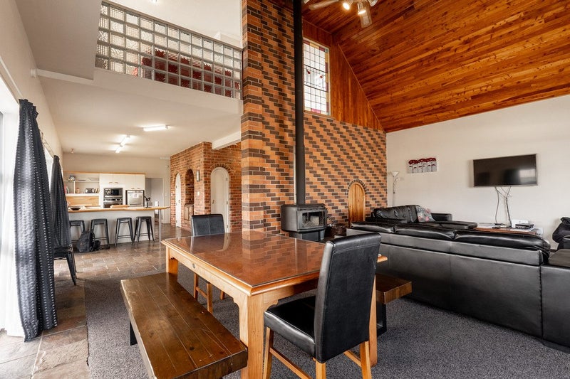 Character-Filled Home with Mountain Views64779887862017112