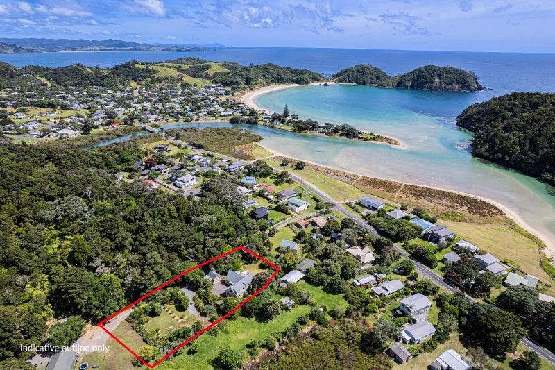 A Slice of Paradise in Matapouri Bay64779887875330114