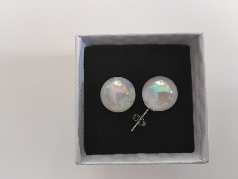 Pair of earrings, white, shiny and luminous. Brand new. Carousel 3