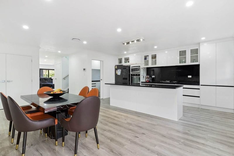 Clover Park, 6+ bedrooms64780575034498112