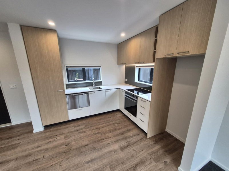 Shirley, 2 bedrooms64780575066753111