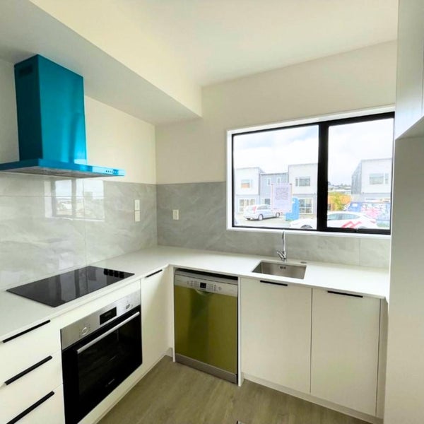 Papakura, 3 bedrooms64780677343107112