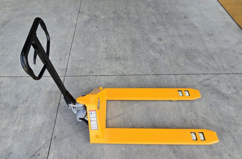 2.5T Hand Hydraulic Pallet Truck Carousel 1