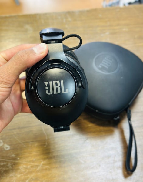 JBL CLUB 950NC Wireless On-Ear Headphones | Pre-Owned | Carousel 1