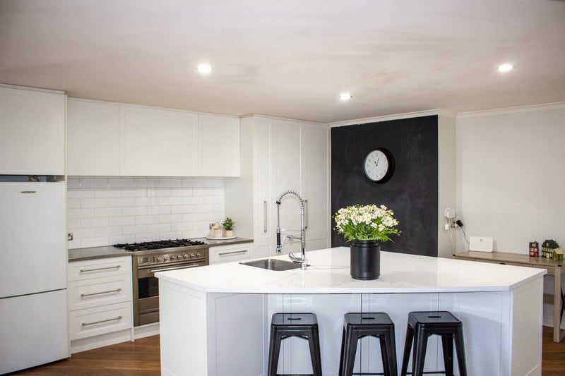 Stylish Spaces, Central Convenience64782220817922112