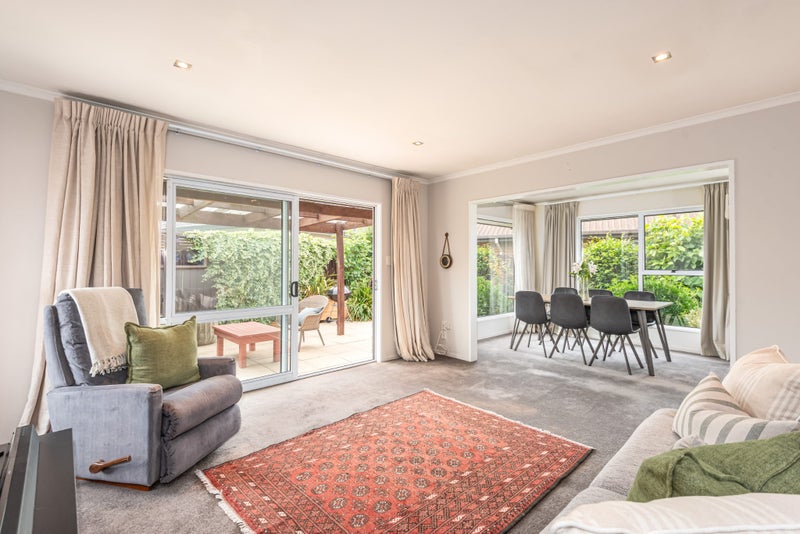 Burnside High School Zone Cracker!64782302235265111