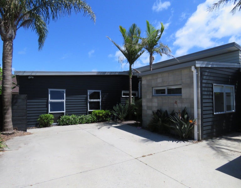 Papamoa Beach, 5 bedrooms64782807382786110