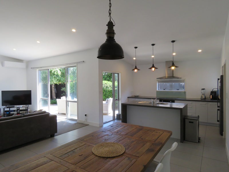 Papamoa Beach, 5 bedrooms64782807382786111