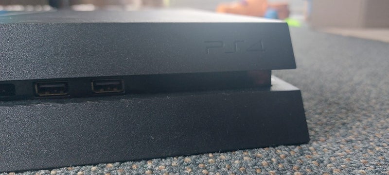 PS4 1TB + 3 GAMES + 1 CONTROLLER Carousel 2