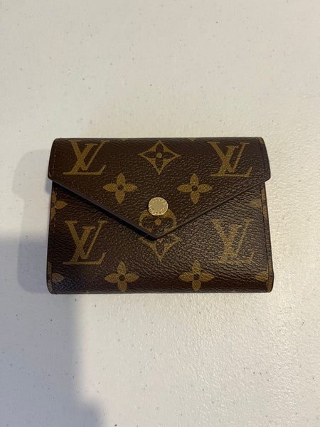 Louis Vuitton Victorine Wallet — Monogram Canvas / Pink Interior64783709123714110