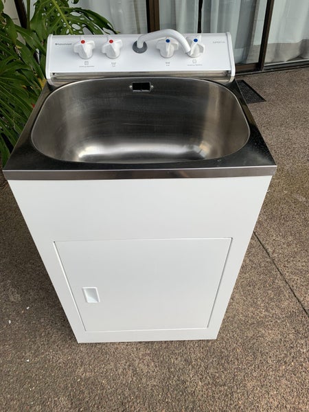 Laundry tub Carousel 1