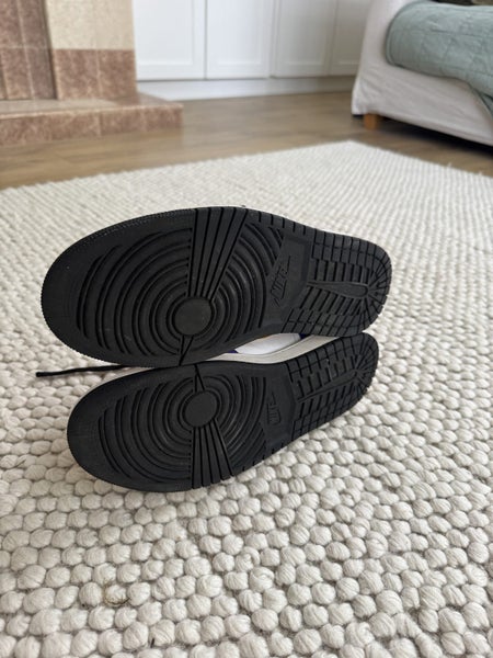 Air Jordan 1 Mid ‘Lakers’64783799655426111