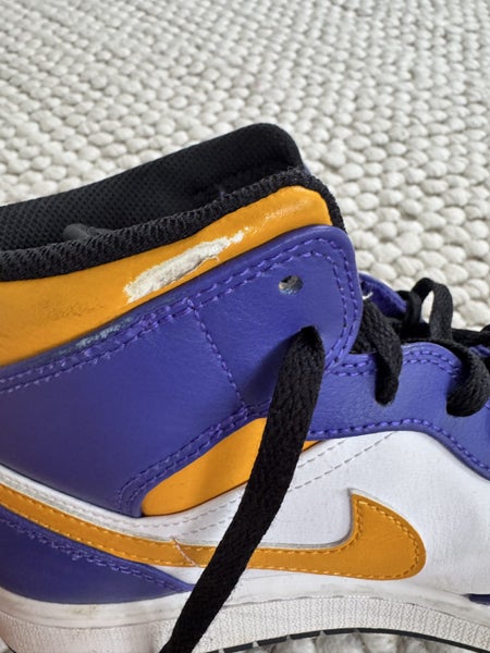 Air Jordan 1 Mid ‘Lakers’64783799655426112