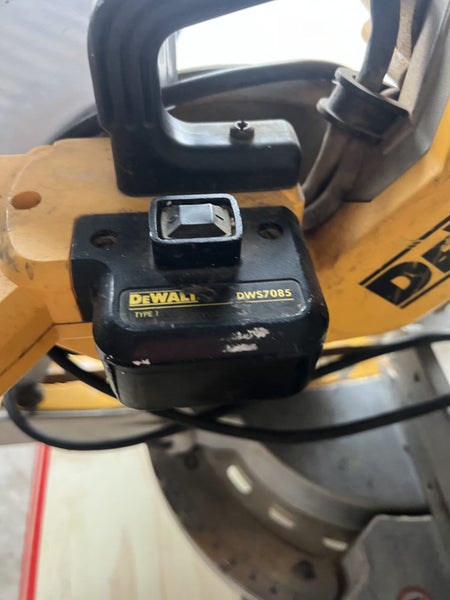 Dewalt mitre saw dropsaw compound saw Carousel 4