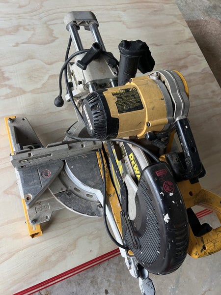 Dewalt mitre saw dropsaw compound saw Carousel 2