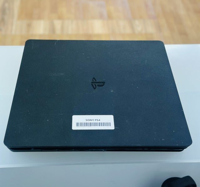 Sony PlayStation 4 (PS4) – 1TB | Pre-Owned | Carousel 2