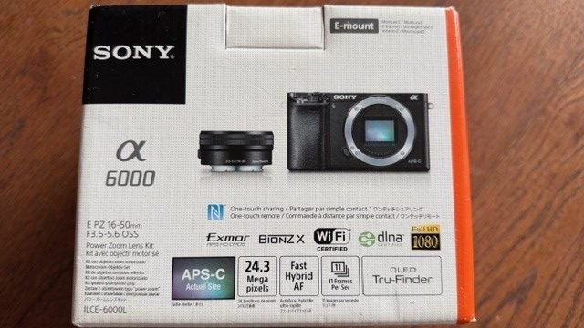 Sony Alpha A6000 ILCE-6000L Digital Camera with Lenses Carousel 2