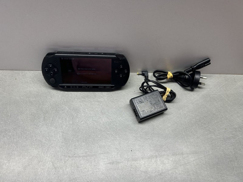 PSP Street Console + Charger + Memory Card + Case Carousel 8