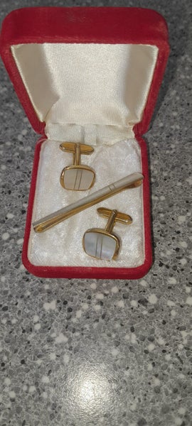 Mother of Pearl Cufflinks and Tie pin Carousel 1