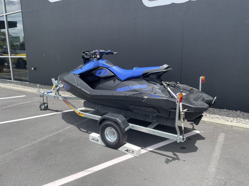 2023 Sea-Doo Spark 3up Trixx64792580104577111