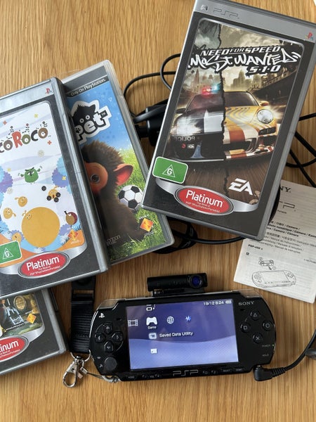 PSP with camera and games Carousel 1