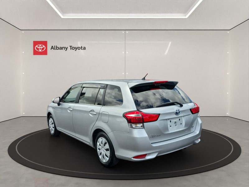 2017 Toyota Corolla Fielder 1.5 Hybrid G 5 Dr W...64793072058625113