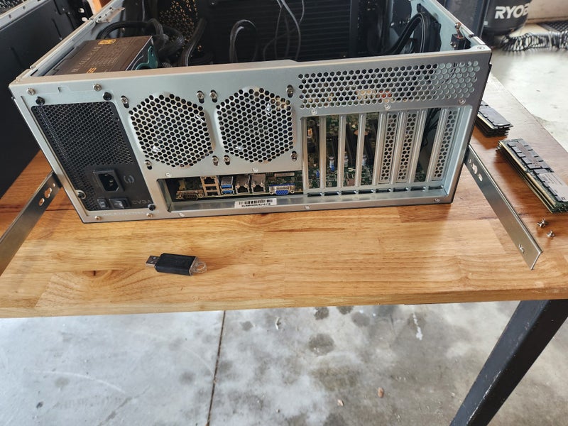 Server Epyc 7571 32core Whitebox Silverstone64793020152067112