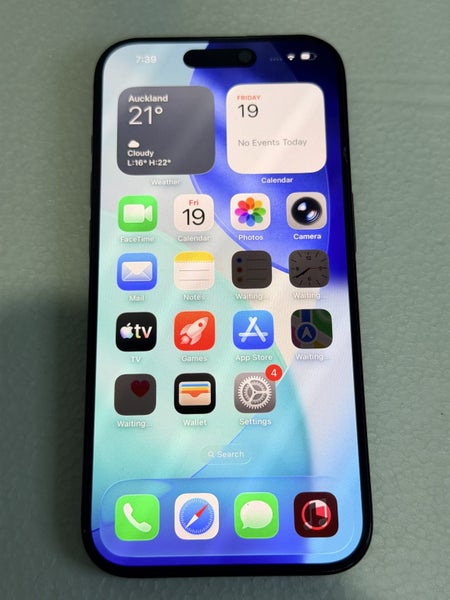 iPhone 15 Pro – Deep Blue – 256GB (Read The Description)64794120042754110