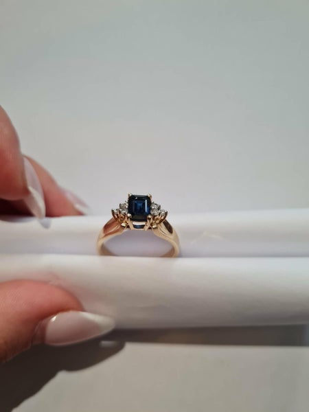 Sapphire and Diamond Ring64817769187331113