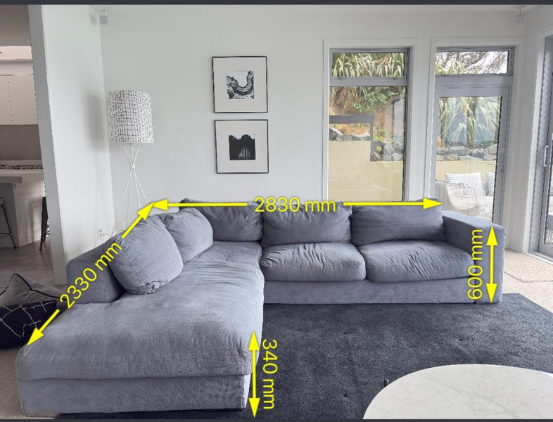 Bo Concept modular sofa with chaise Carousel 1