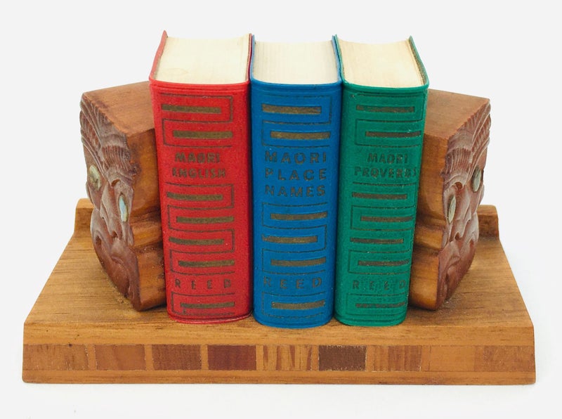 MIDCENTURY SET 3 MAORI LILLIPUT BOOKS SOVEREIGN KORURU STAND Carousel 2