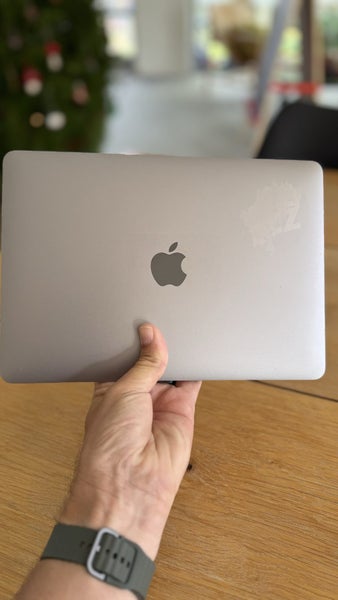 Apple MacBook 12" Retina (Early 2015) - 8GB RAM / 256GB SSD - Good Condition64802126084866114