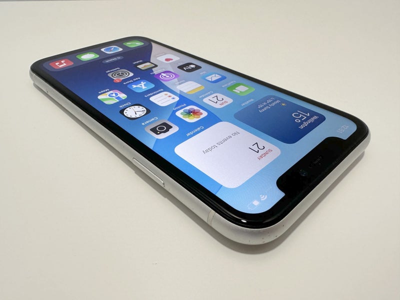Apple iPhone XR 128GB White (trade-in)64803335817346111