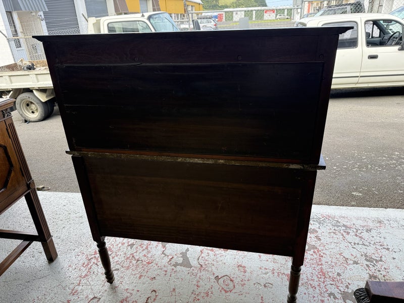 A Quality Antique Solid Mahogany and Marble Wash Stand Carousel 19